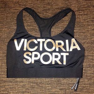 A black sports bra